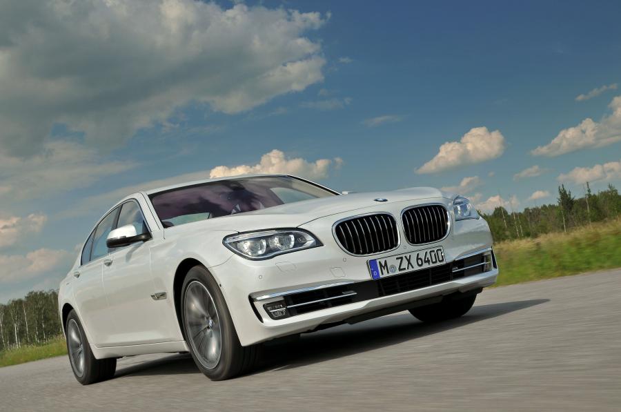  BMW 750i 2013 года  (фото 23 из 56)